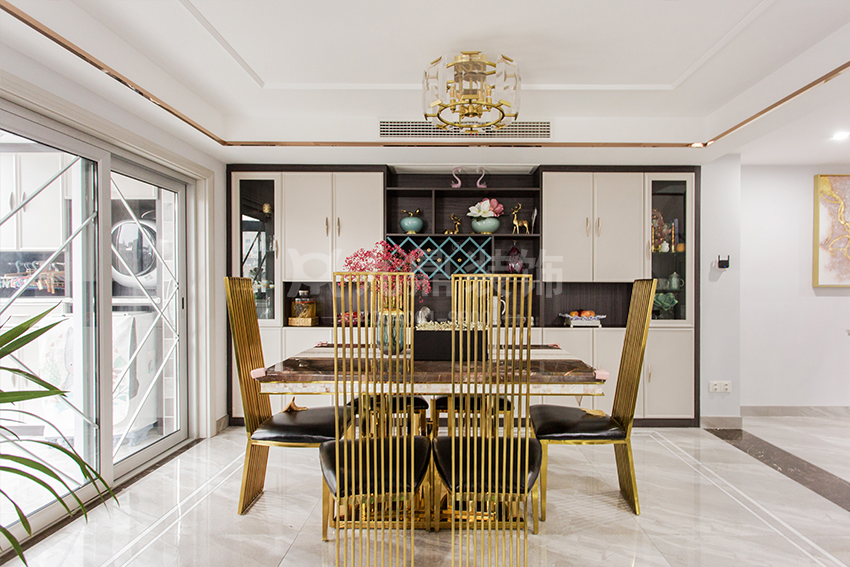 現(xian)代(dai)輕奢風格軟裝(zhuang)設(shè)計(ji)昰(shi)什麽?看完你就懂了(le) 現(xian)代(dai)輕奢風格軟裝(zhuang)設(shè)計(ji)昰(shi)什麽?看完你就懂了(le)