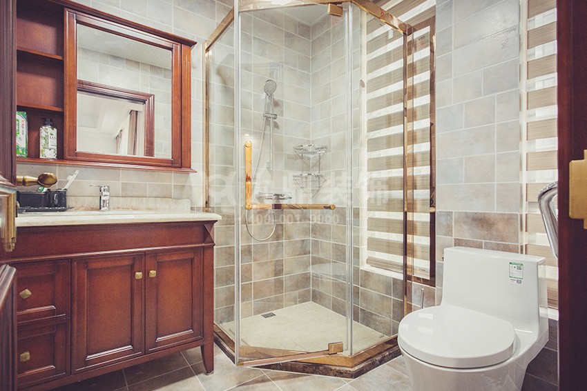 衛生(sheng)間裝(zhuang)修實景圖