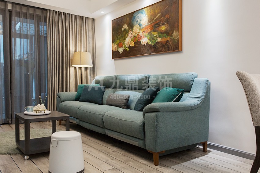 客廳裝(zhuang)修實景圖