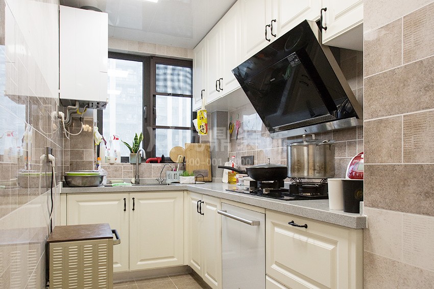 餐廳裝(zhuang)修實景圖