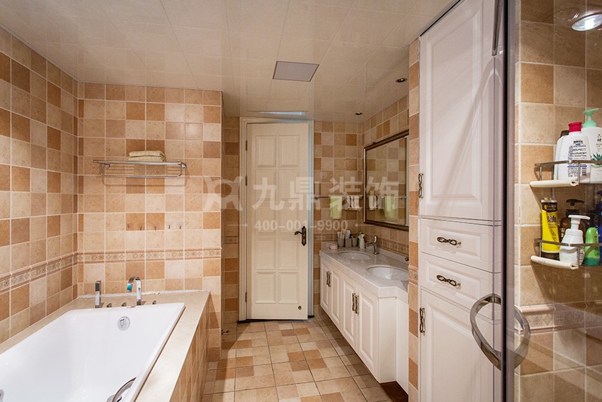 衛生(sheng)間裝(zhuang)修實景圖