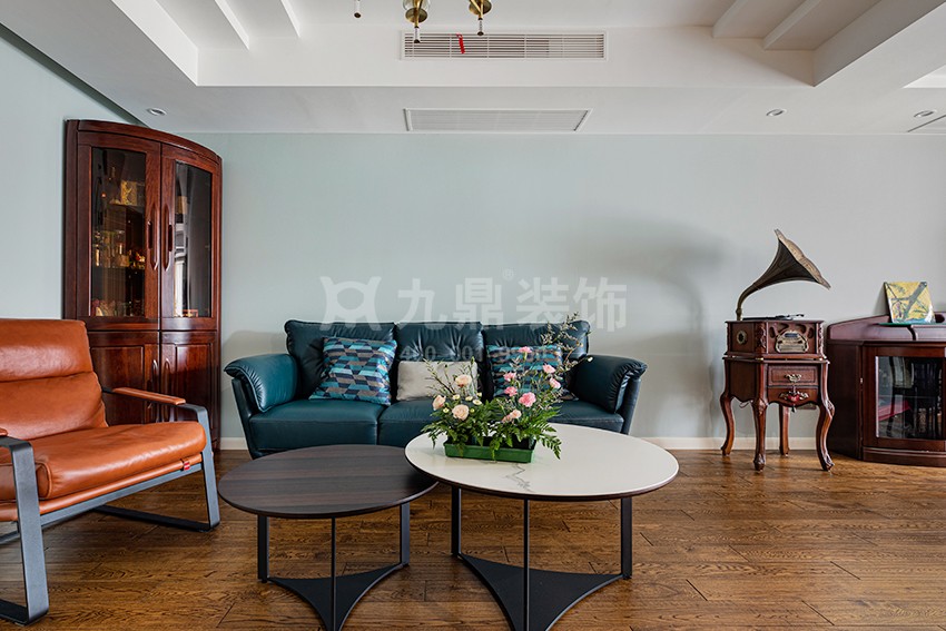 客廳裝(zhuang)修圖