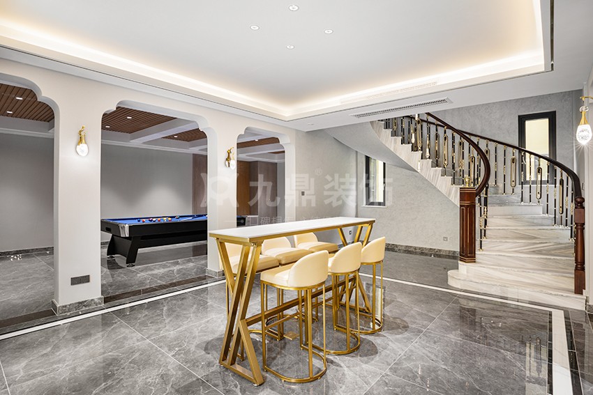 地下室吧檯(tai)