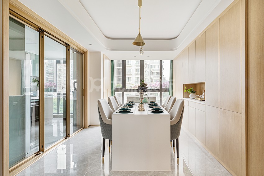 餐廳裝(zhuang)修