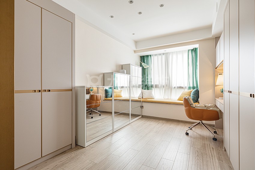 衣帽間裝(zhuang)修