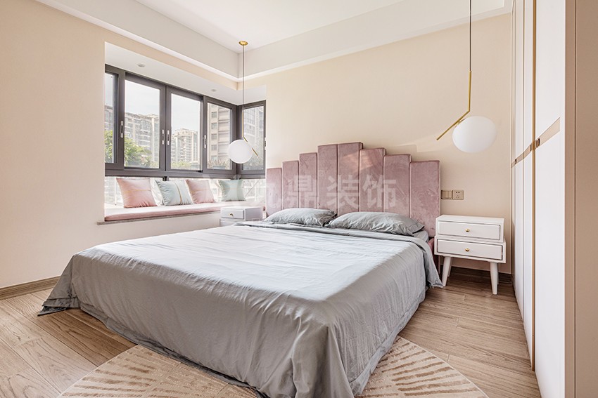 卧室裝(zhuang)修