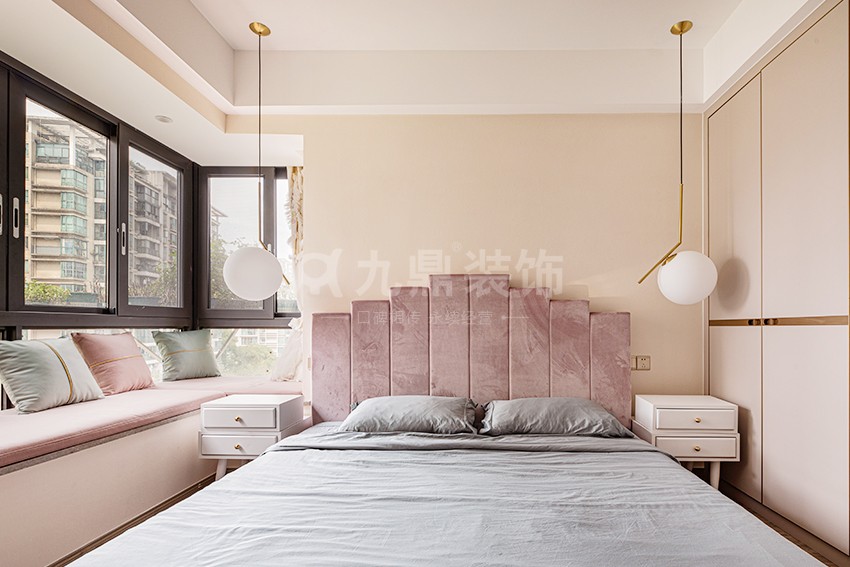 卧室裝(zhuang)修