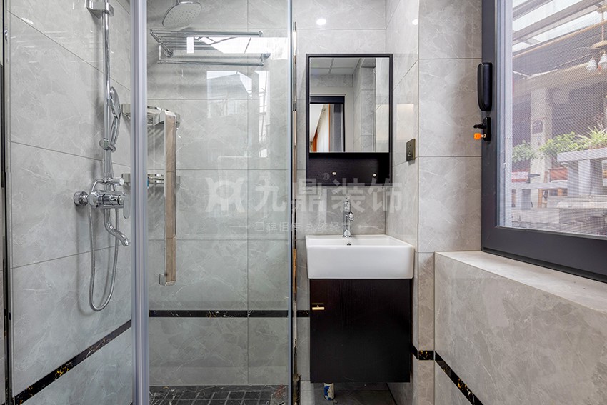 衛生(sheng)間裝(zhuang)修