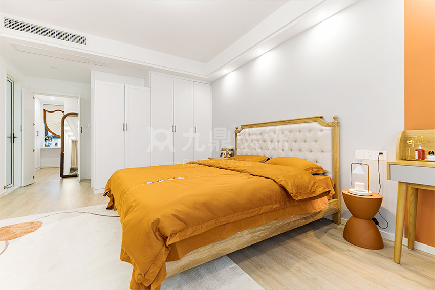 卧室裝(zhuang)修圖