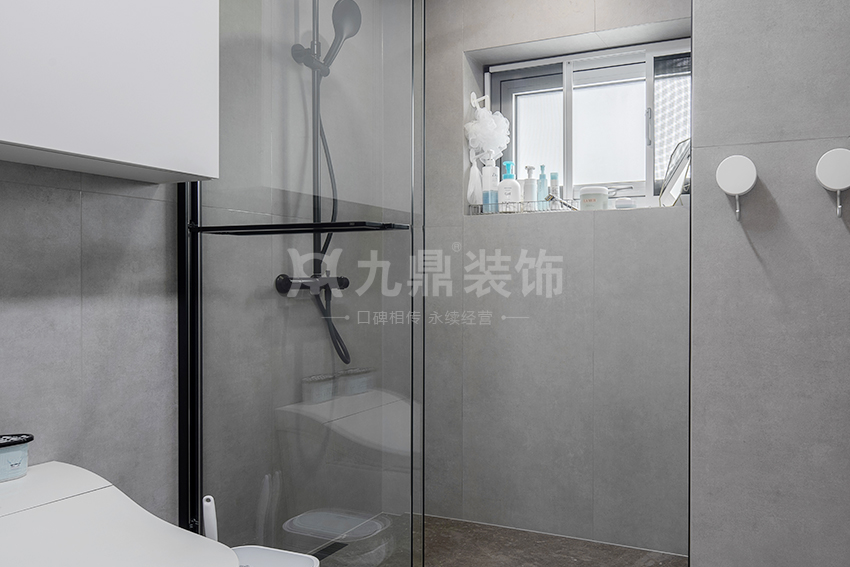 衛生(sheng)間裝(zhuang)修實景圖