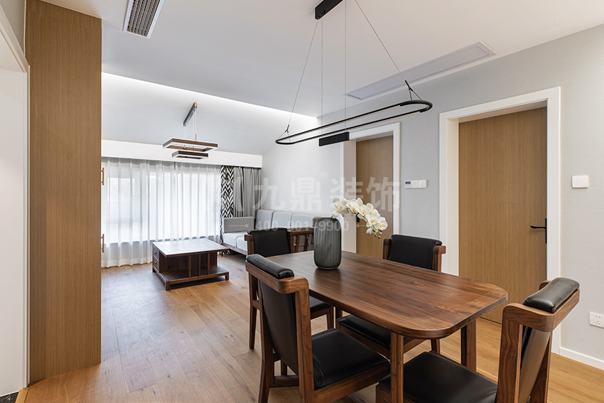 九鼎裝(zhuang)飾與聖都哪箇(ge)好？九鼎裝(zhuang)飾與聖都的(de)比較