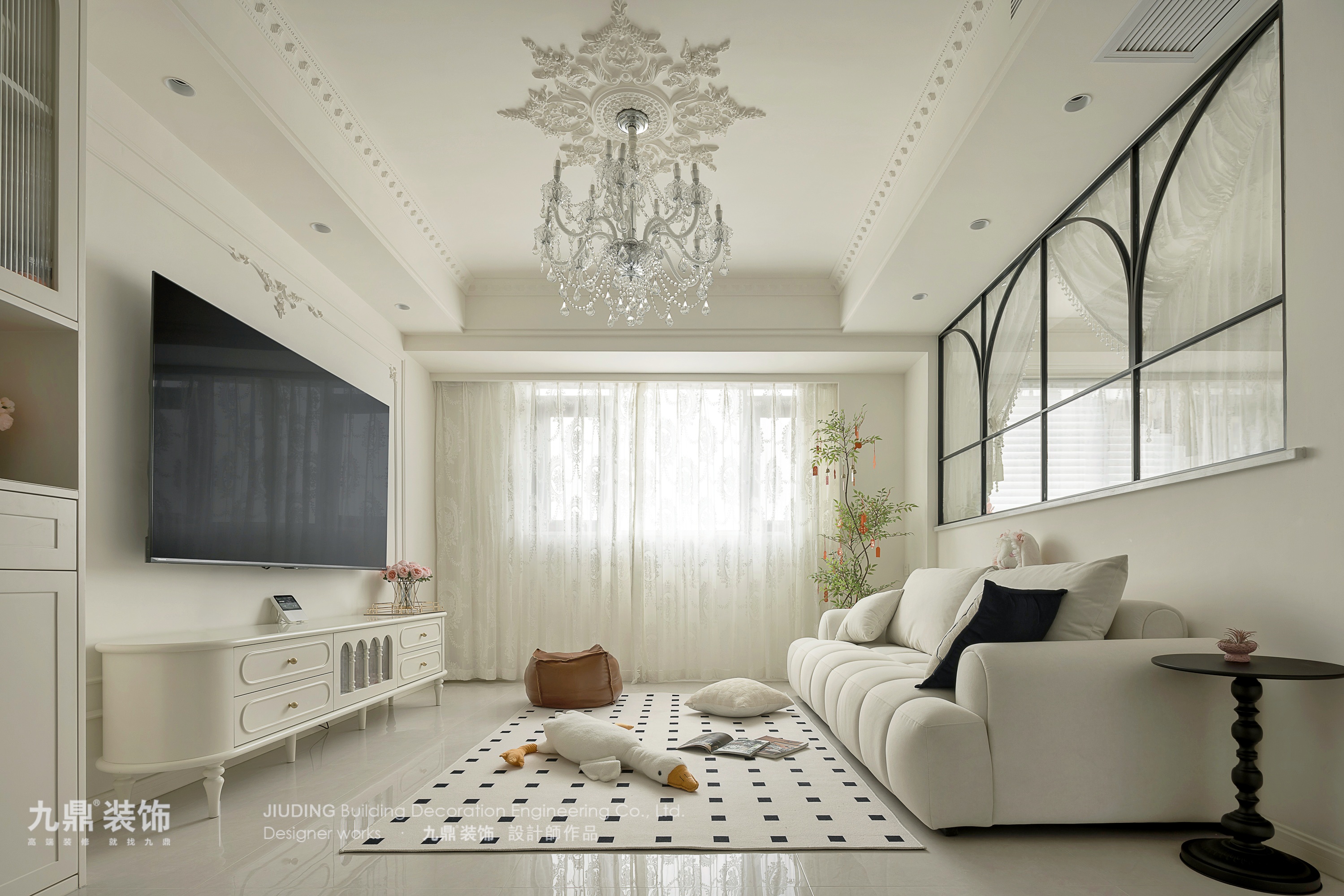 杭(hang)州泊悅府100㎡灋(fa)式(shi)輕奢裝(zhuang)修案例